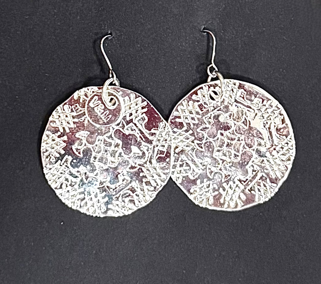 Stamped disc medium silver earrings