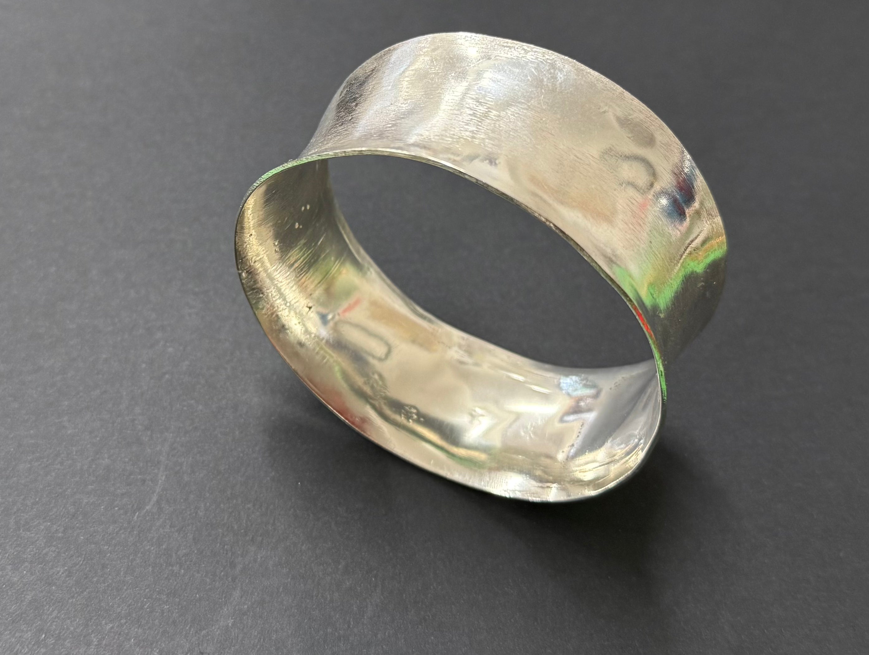 Concave silver bangle