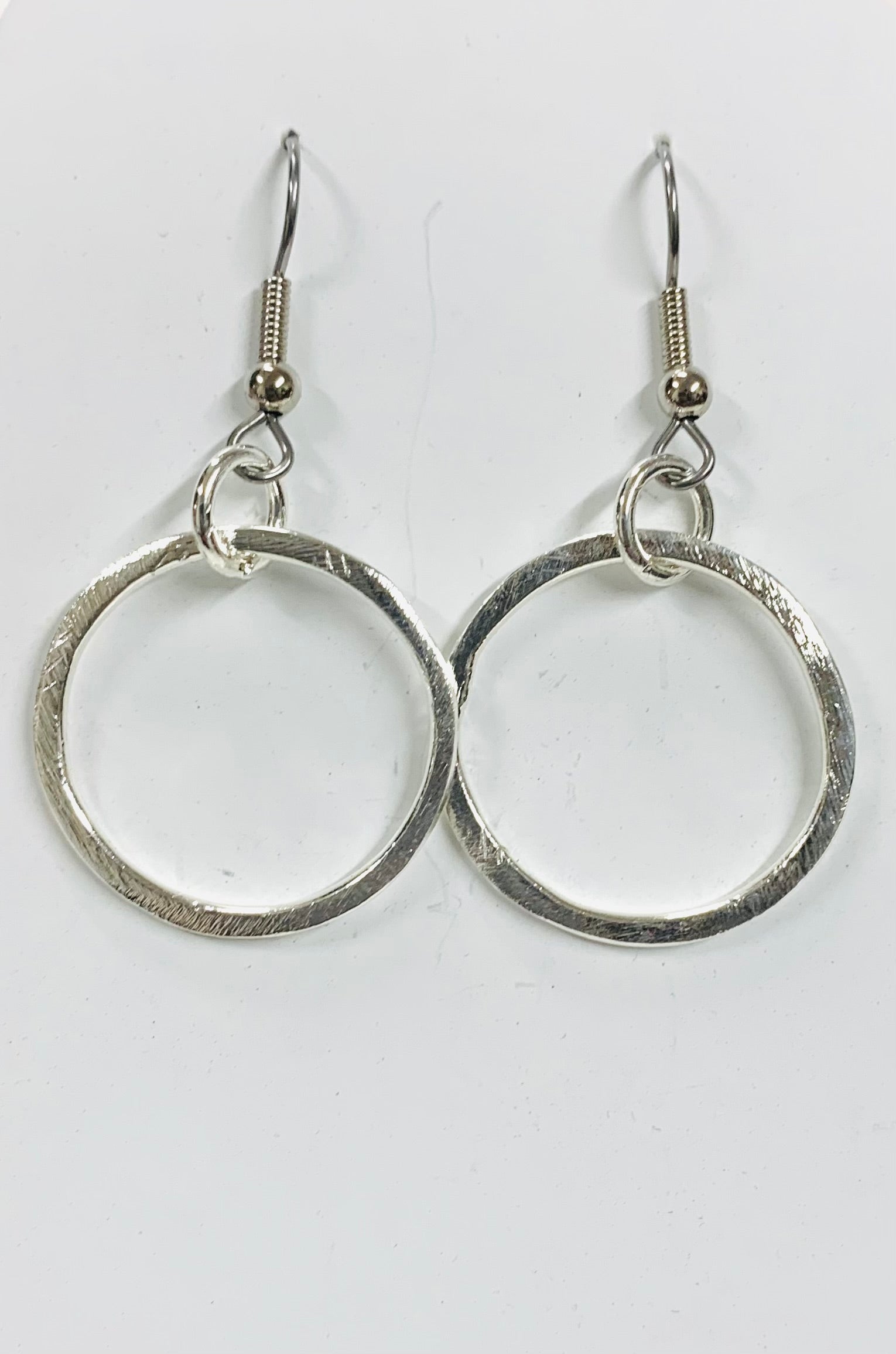 Circle hoop silver