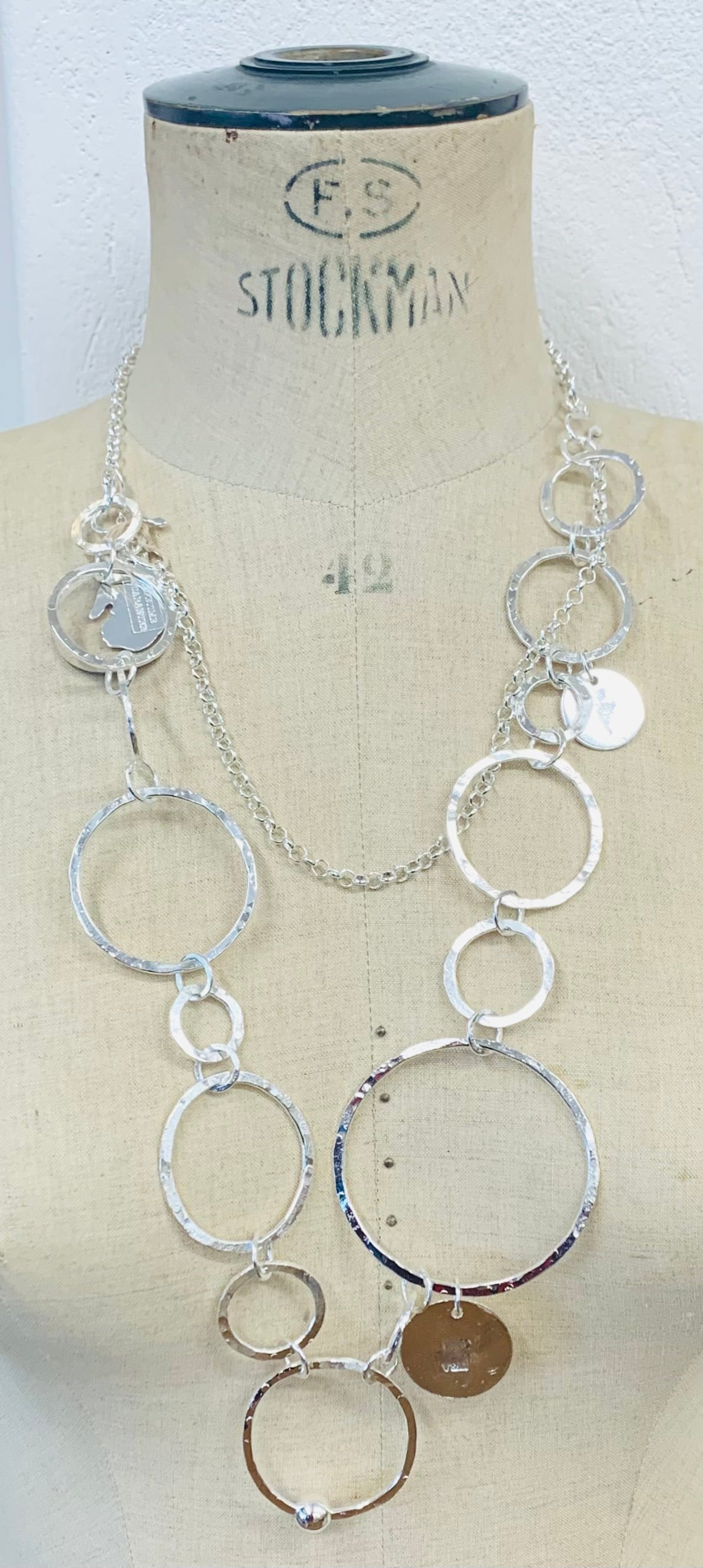 Circle long necklace silver
