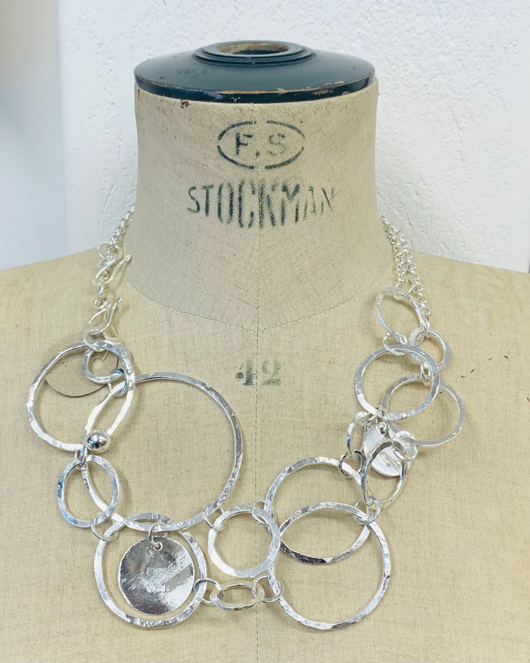 Circle long necklace silver