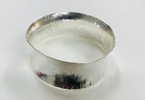 Concave silver bangle