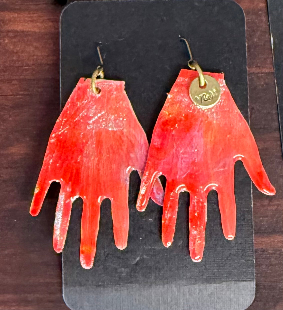 Big hand earrings red