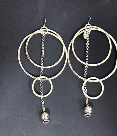 Hoop and chain silver large earrings