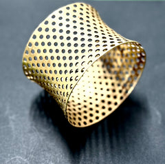Ottone wide concave bangle