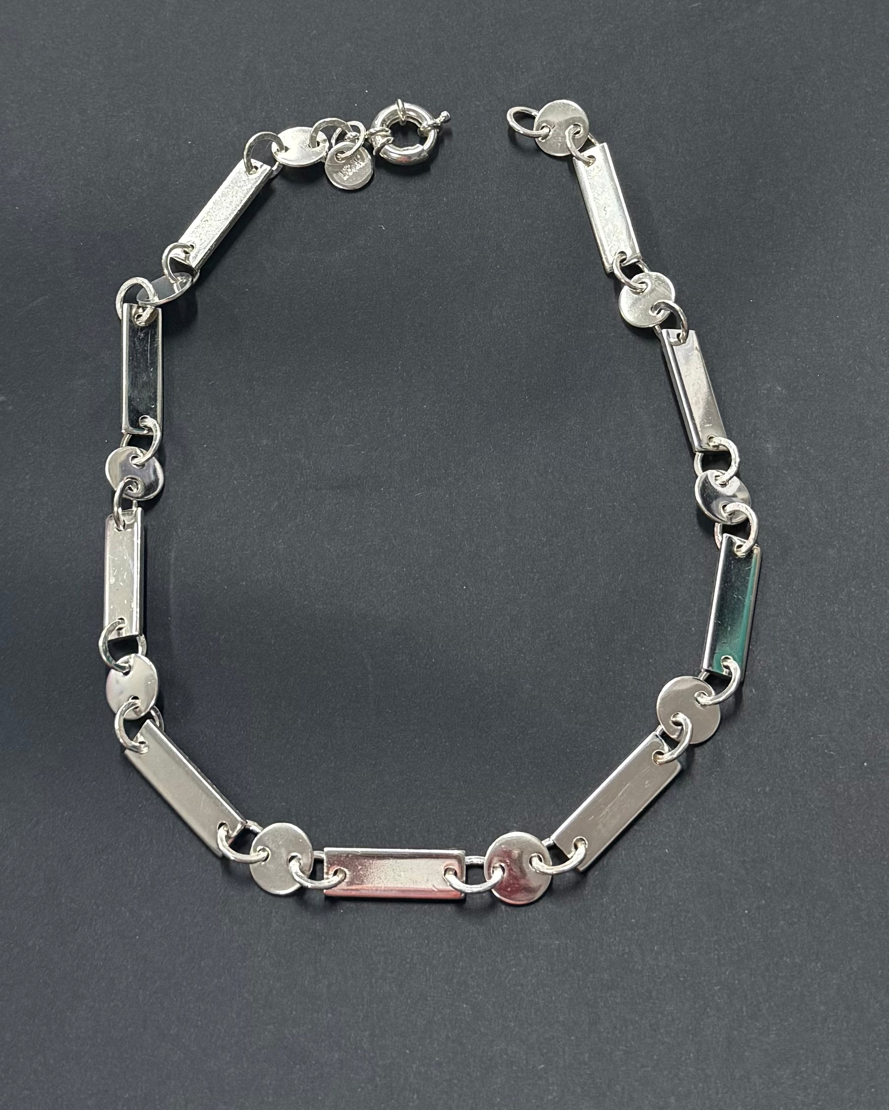 Short silver symmetrical necklace (Copy)