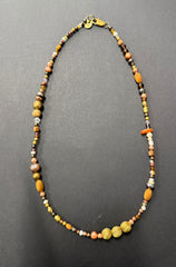 Short glass and metal beads