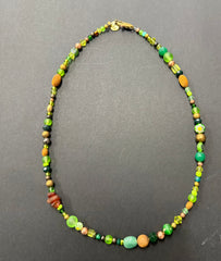Short glass and metal beads
