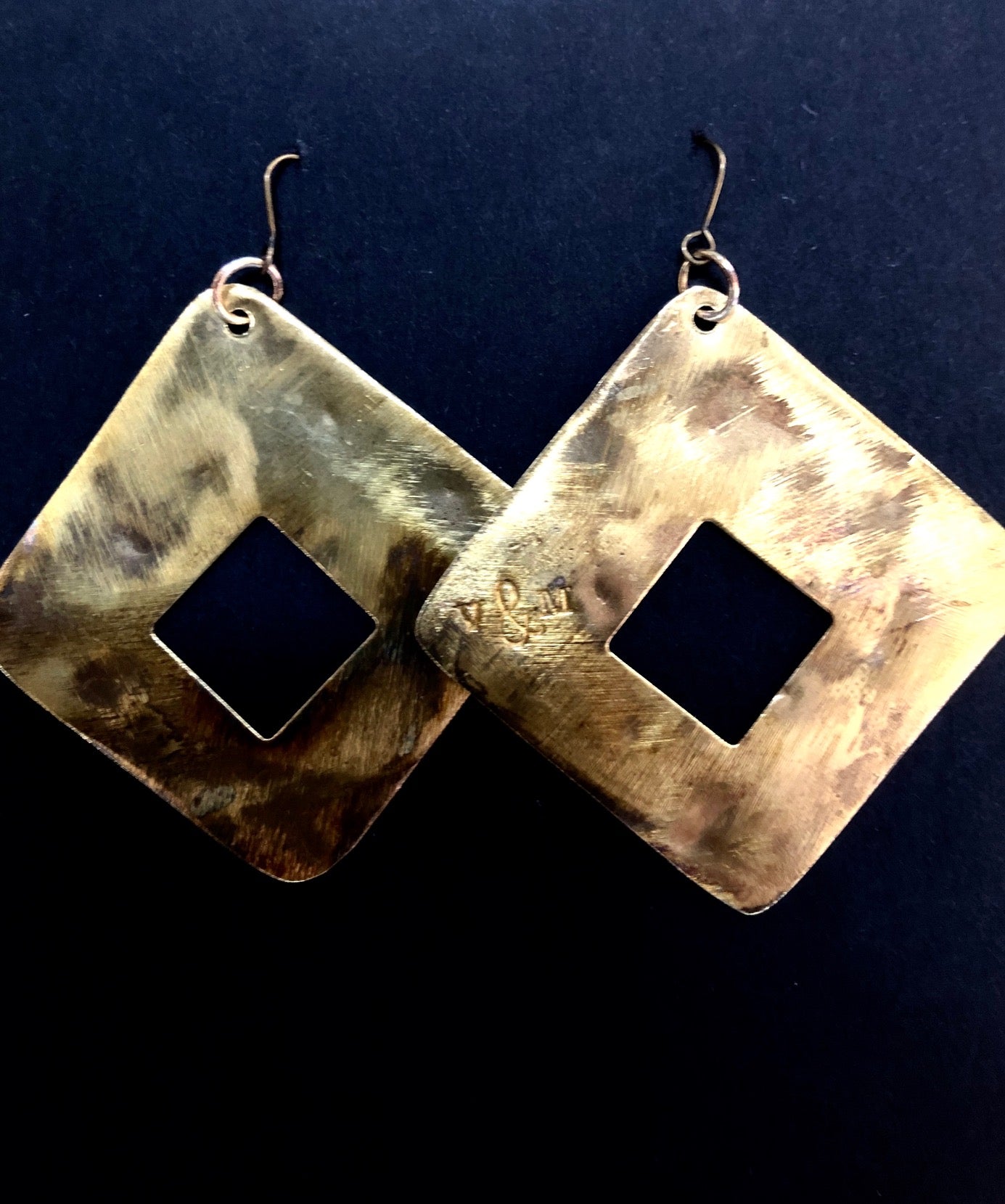 Brushed brass retro square earrings