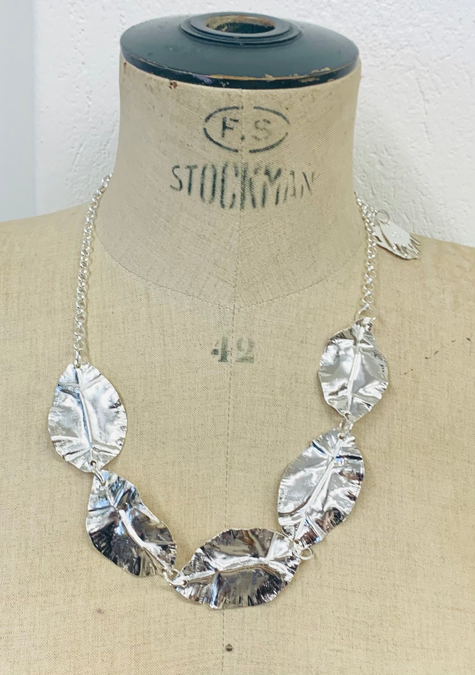 Leaf necklace silver
